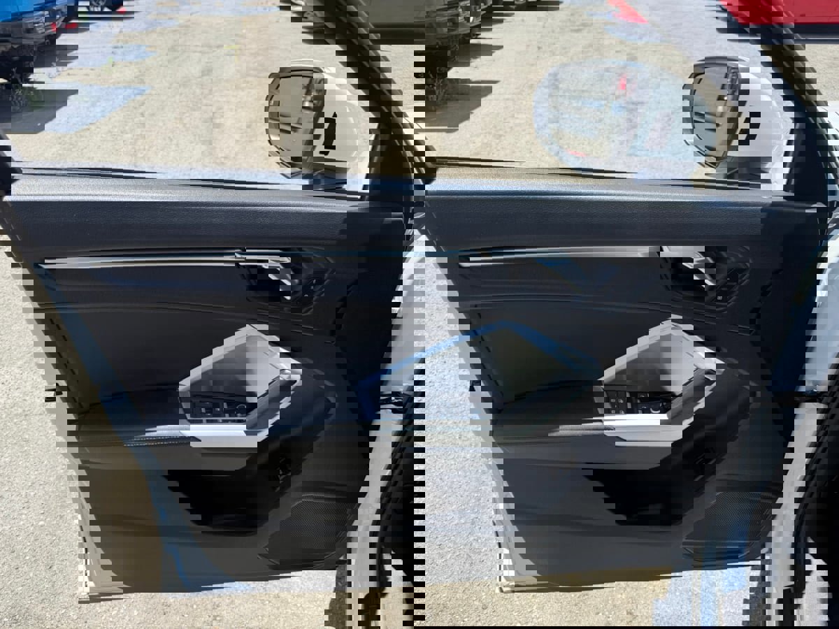 Used 2019 Audi Q3 2.0T Premium Plus w/ Premium Plus Package image 9