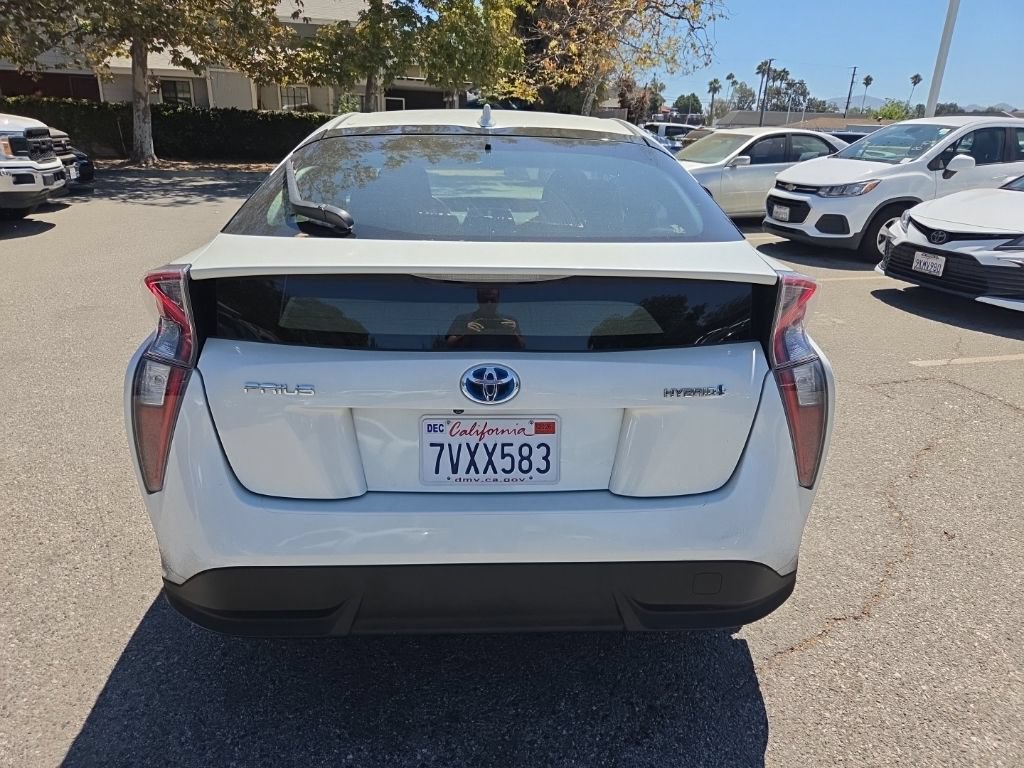 Certified 2016 Toyota Prius Three Touring FWD image 4