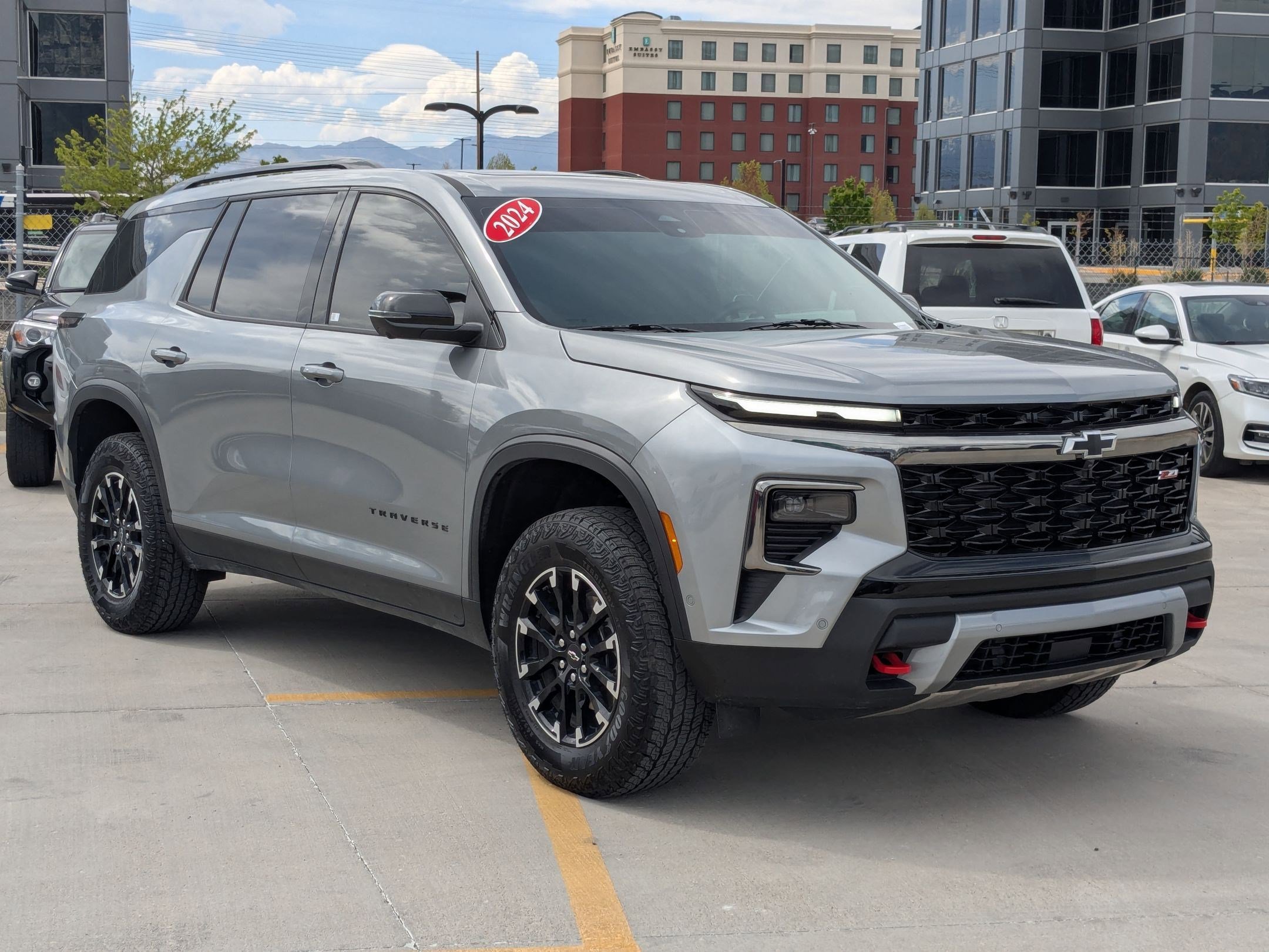 Used 2024 Chevrolet Traverse Z71 w/ Enhanced Driving Package image 8