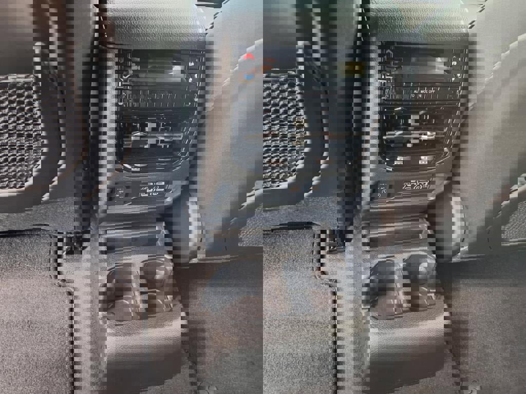 New 2025 Jeep Grand Cherokee L Limited w/ Black Appearance Package image 7