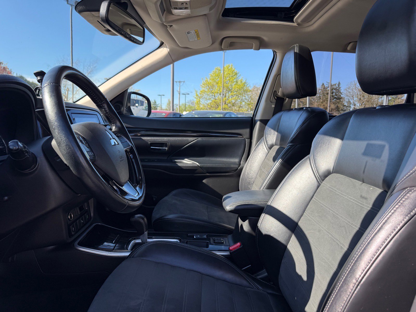 Used 2020 Mitsubishi Outlander SE image 14