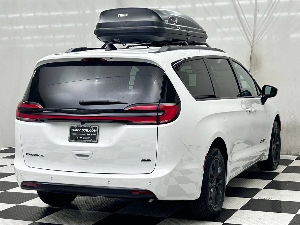 New 2026 Chrysler Pacifica Select AWD/4WD image 5