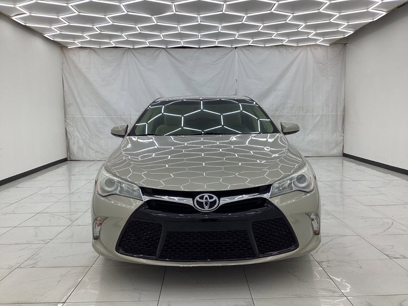 Used 2015 Toyota Camry LE FWD image 5