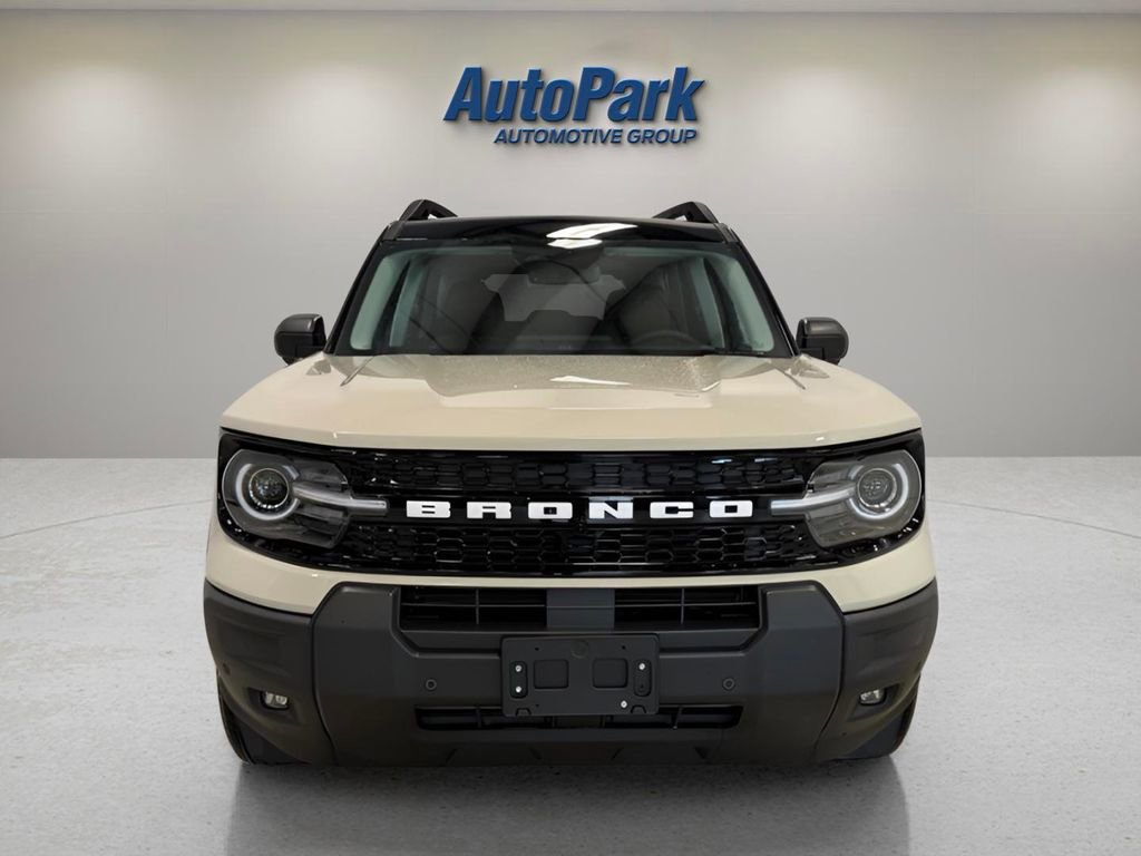 Used 2025 Ford Bronco Sport Outer Banks w/ Outer Banks Tech Package+ image 2