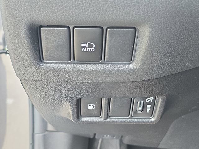 Used 2021 Toyota C-HR LE FWD image 26
