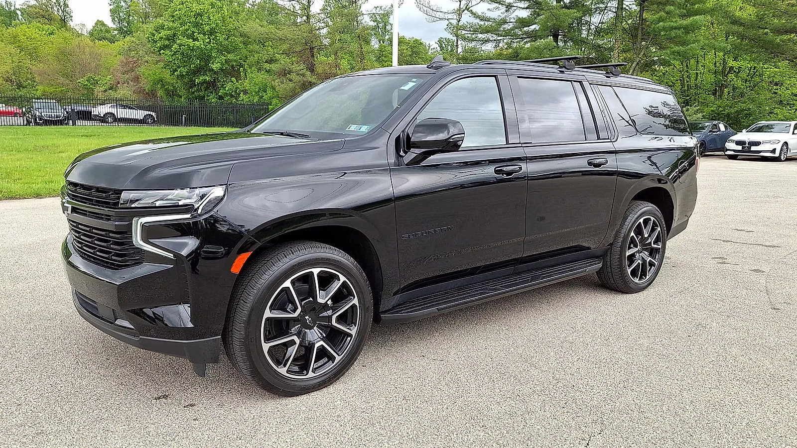 Certified 2023 Chevrolet Suburban RST w/ Sport Performance Package AWD/4WD image 4