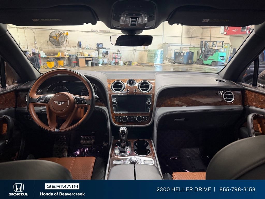 Used 2018 Bentley Bentayga AWD/4WD image 15