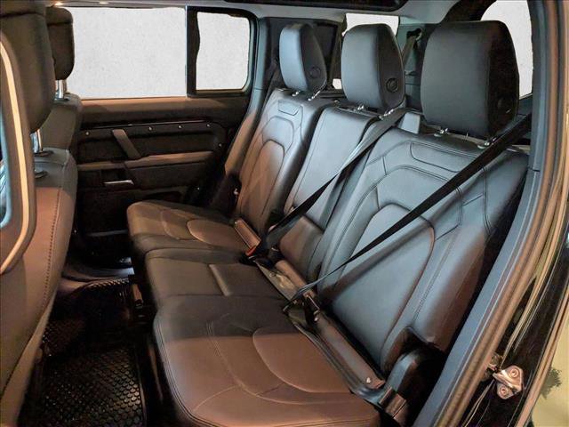 Used 2025 Land Rover Defender 110 S image 17