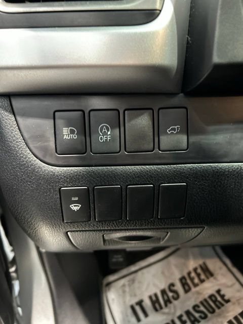 Used 2018 Toyota Highlander SE FWD image 9