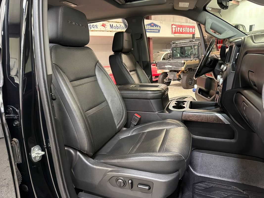 Used 2020 GMC Sierra 3500 Denali w/ Denali Ultimate Package AWD/4WD image 38