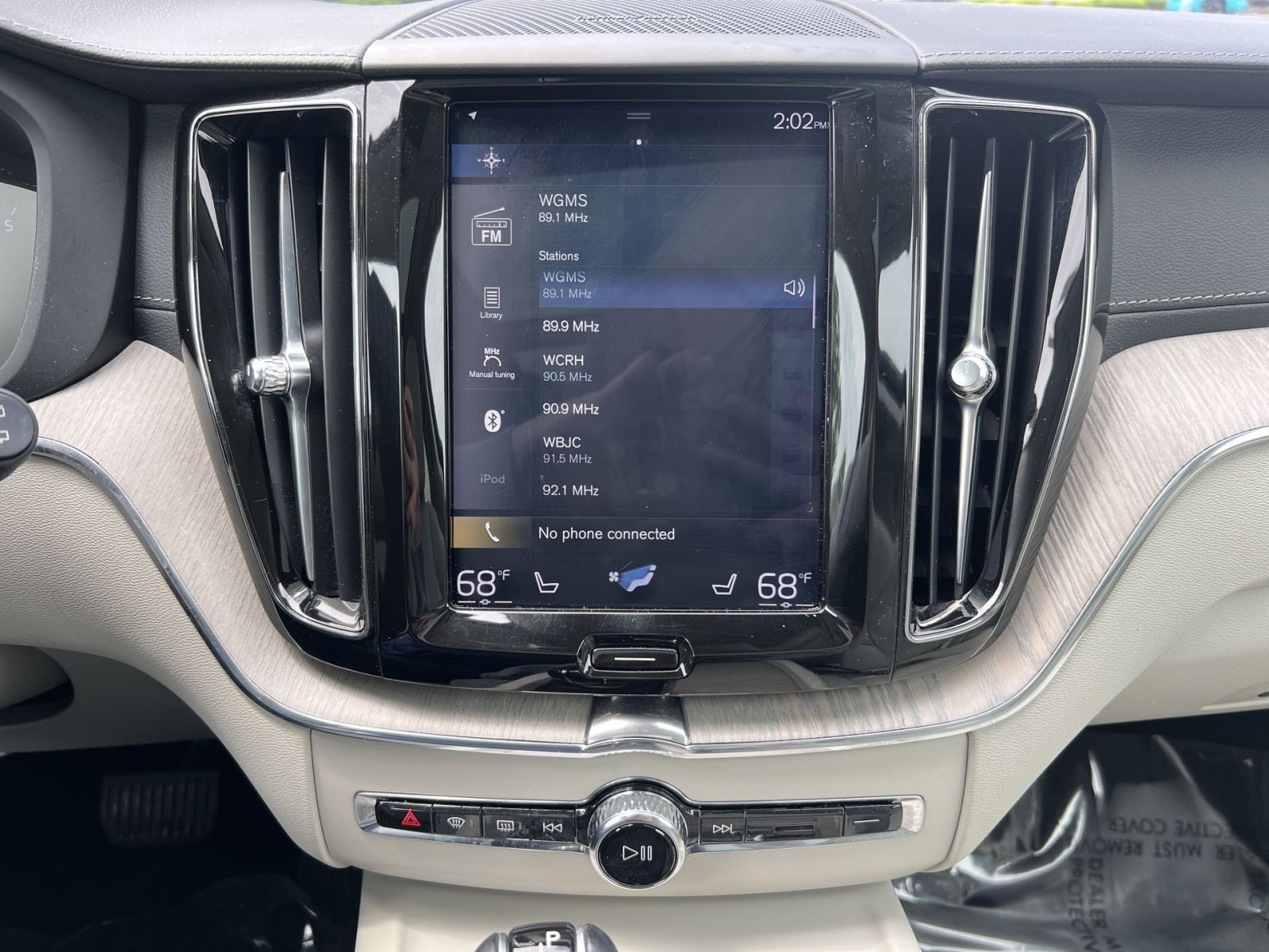 Used 2019 Volvo XC60 T5 Inscription AWD/4WD image 18