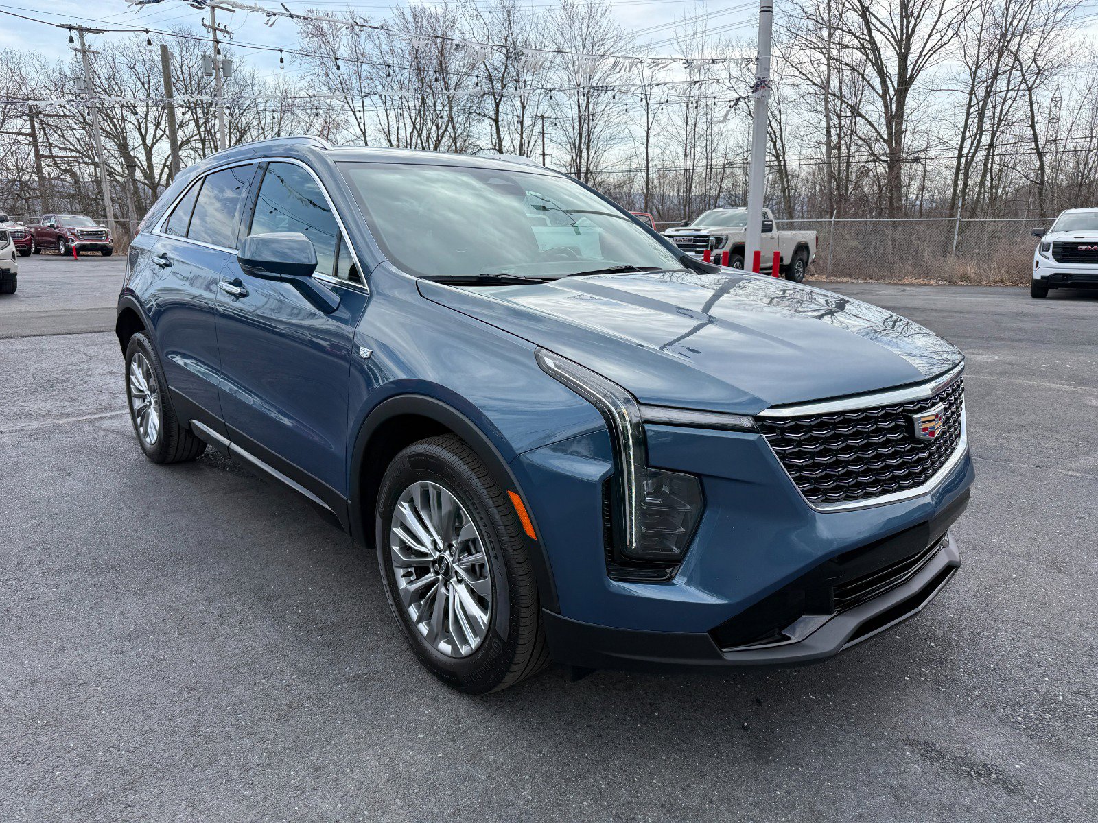 Used 2024 Cadillac XT4 Premium Luxury image 7