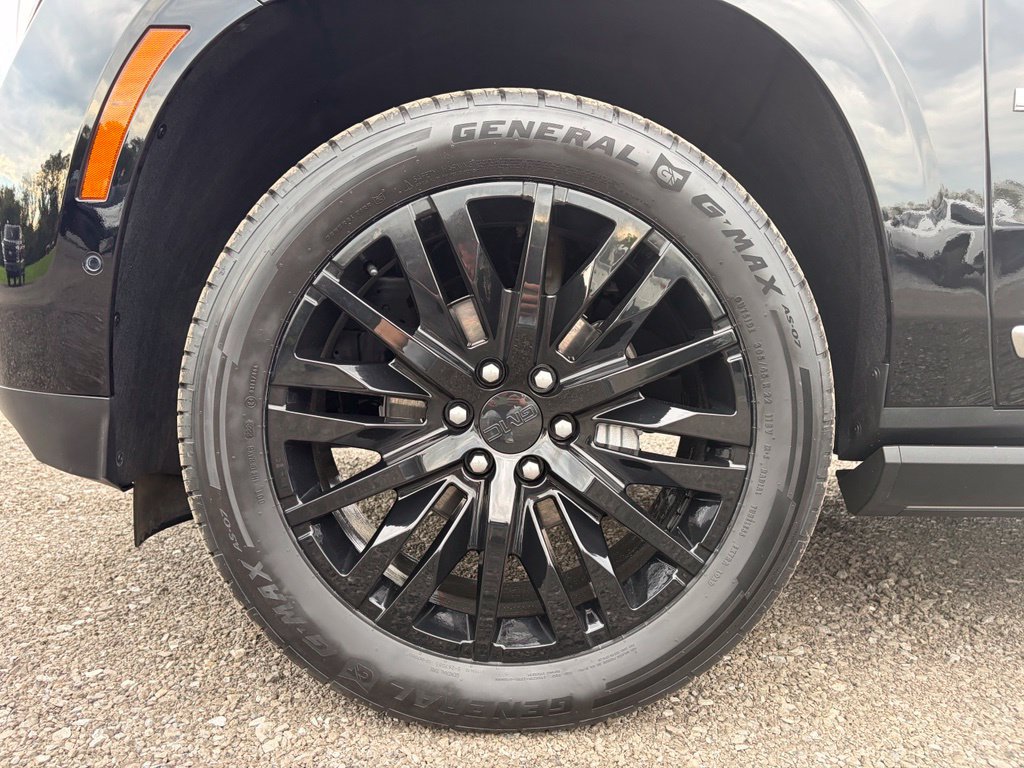 Used 2026 GMC Yukon Denali w/ Sun & Power Step Package AWD/4WD image 15