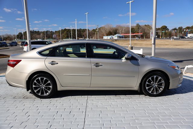 Used 2016 Toyota Avalon Limited image 6