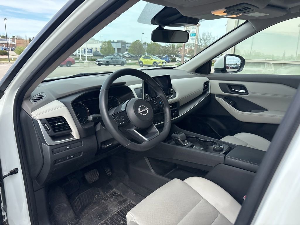 Used 2023 Nissan Rogue SV w/ SV Premium B Package AWD/4WD image 10