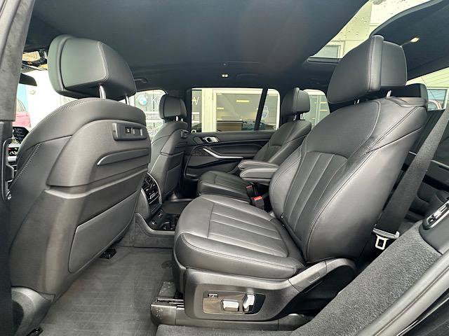 Certified 2022 BMW X7 xDrive40i w/ M Sport Package image 18