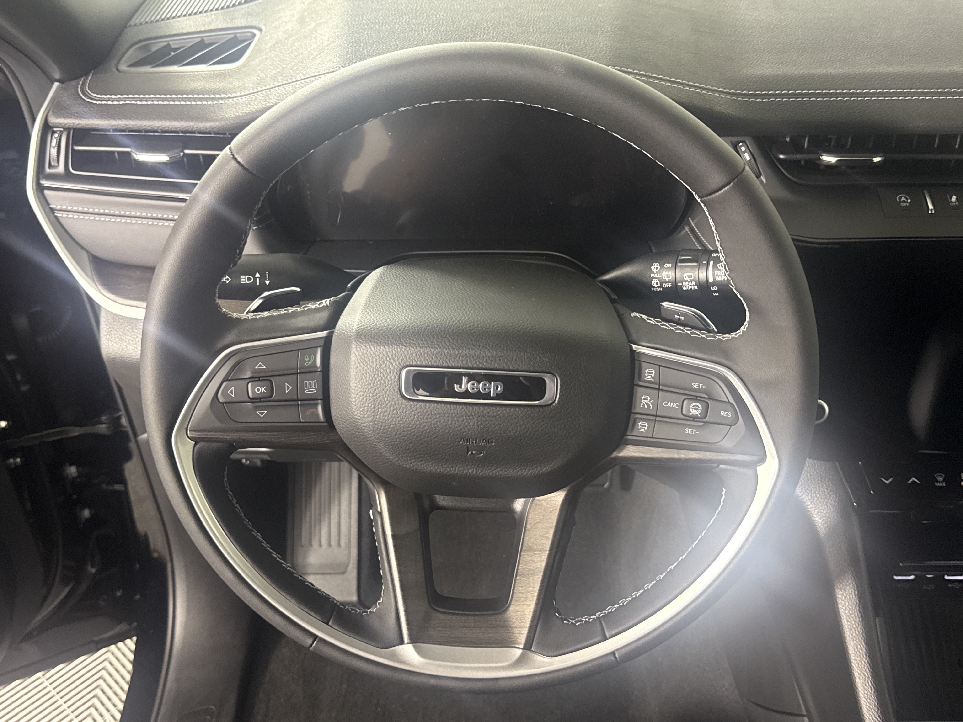 New 2027 Jeep Grand Cherokee 4WD image 16