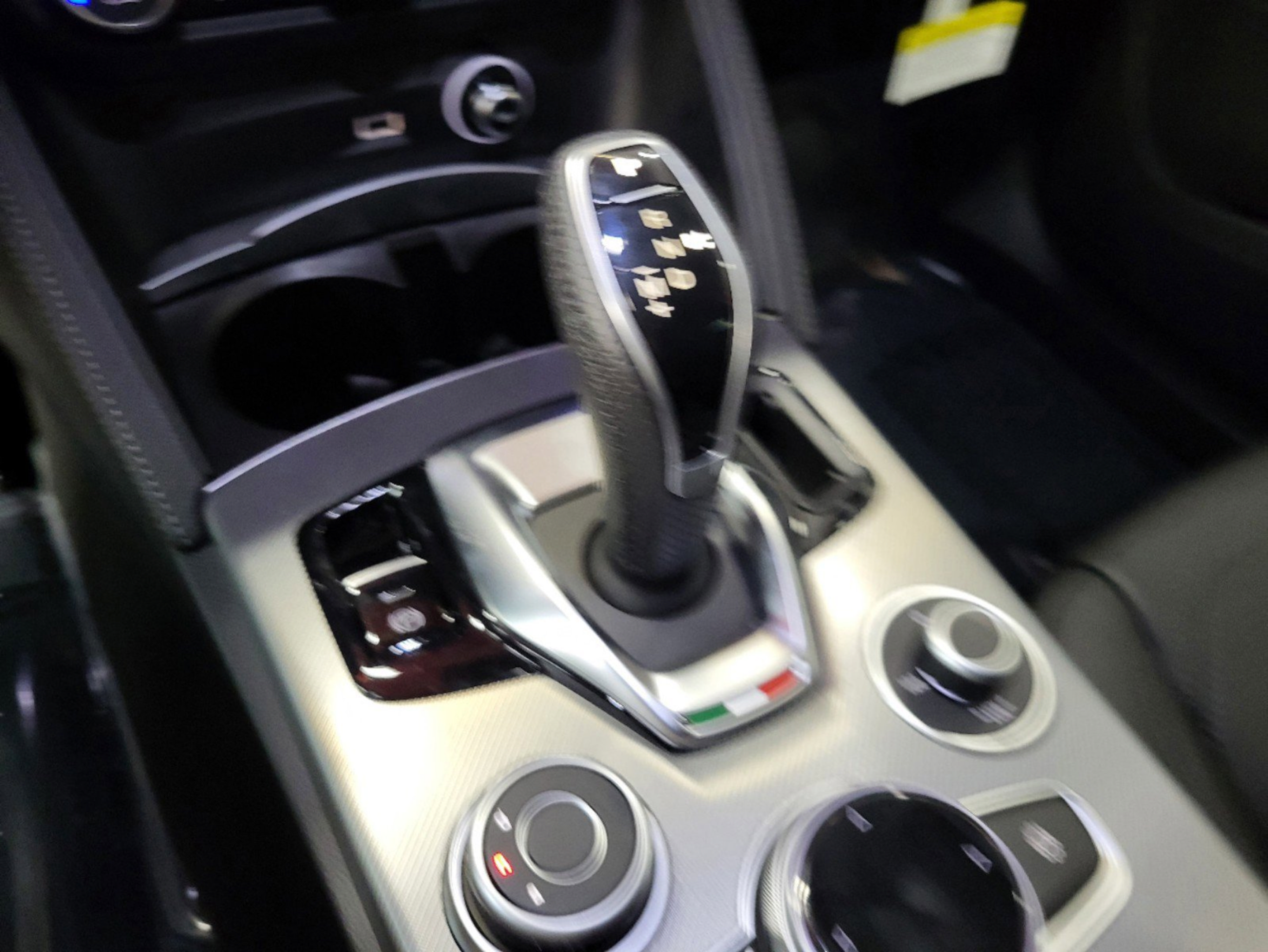 New 2025 Alfa Romeo Stelvio Sprint AWD/4WD image 35