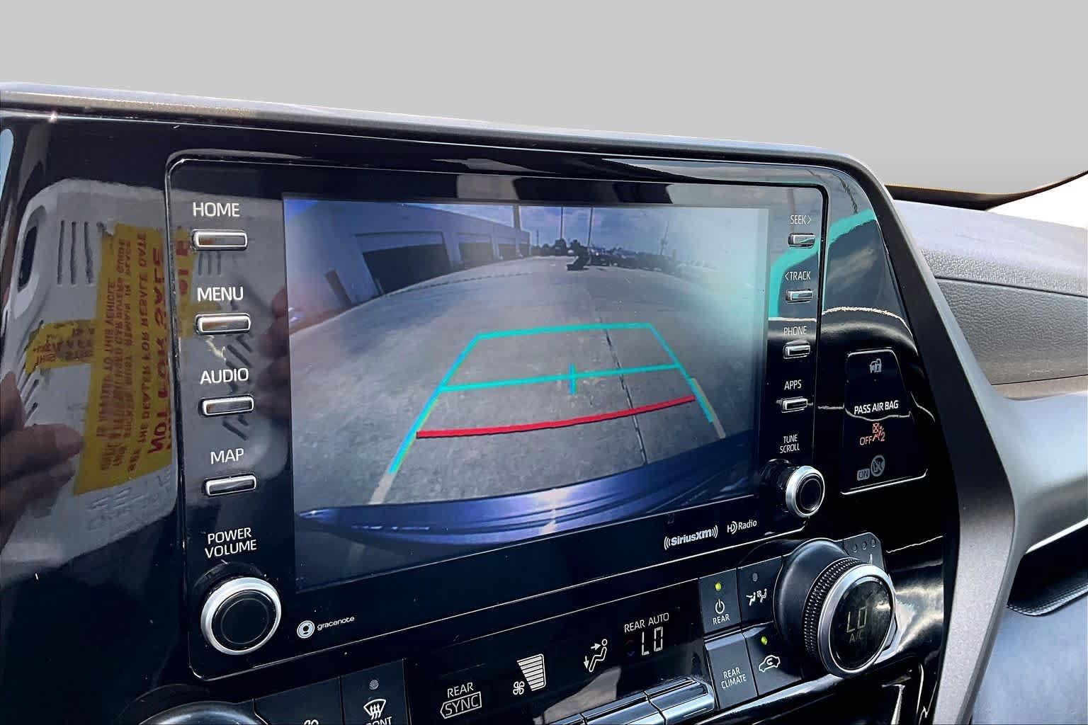 Used 2021 Toyota Highlander XLE AWD/4WD image 26