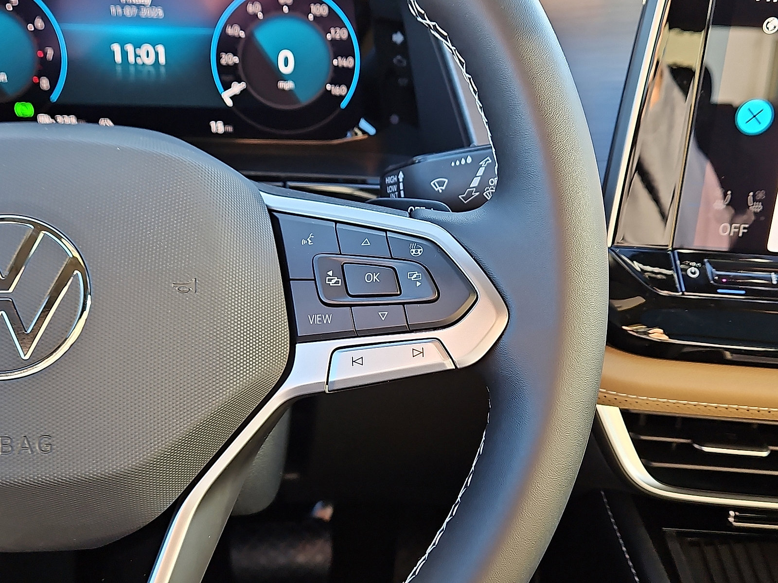 New 2026 Volkswagen Atlas Cross Sport SE image 19