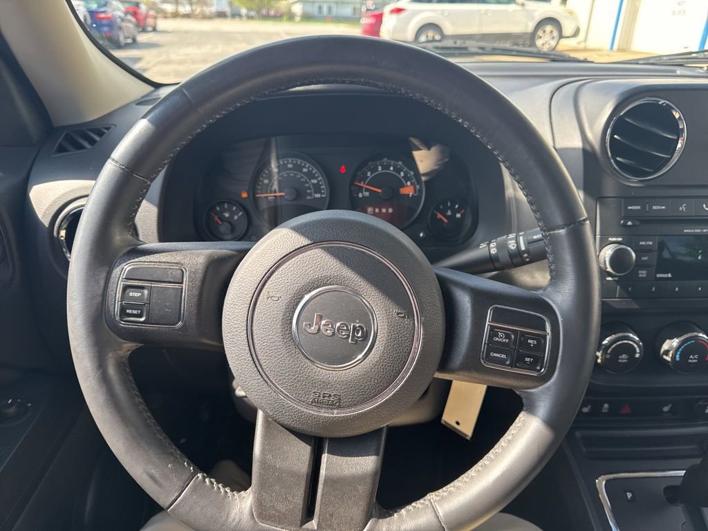 Used 2016 Jeep Patriot High Altitude image 18