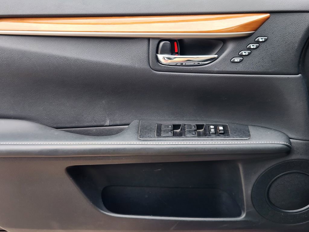 Used 2014 Lexus ES 300h image 16