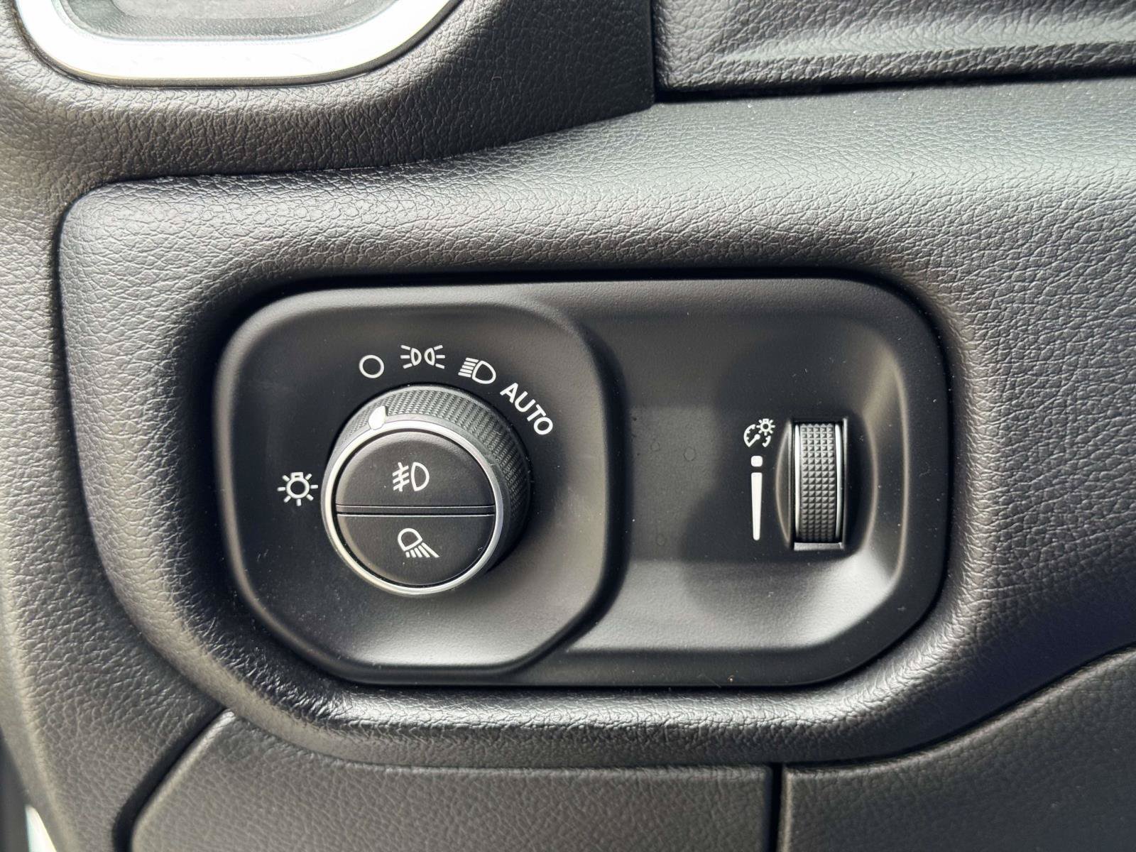Used 2024 RAM 2500 Big Horn AWD/4WD image 18