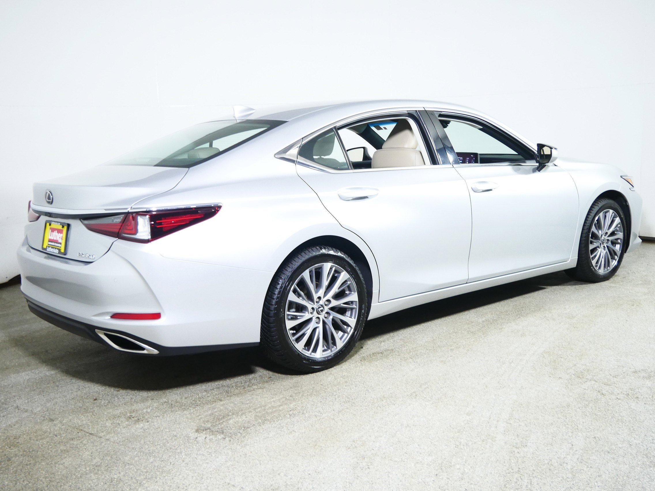 Used 2019 Lexus ES 350 w/ Premium Package FWD image 7
