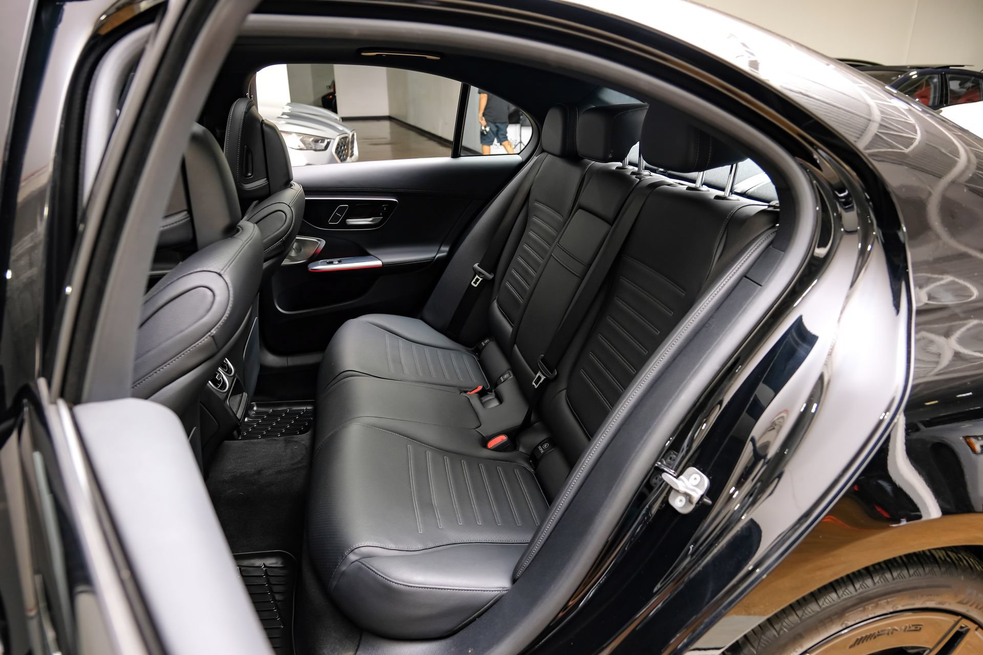 Used 2025 Mercedes-Benz C 300 4MATIC Sedan w/ AMG Line w/ Night Package image 46