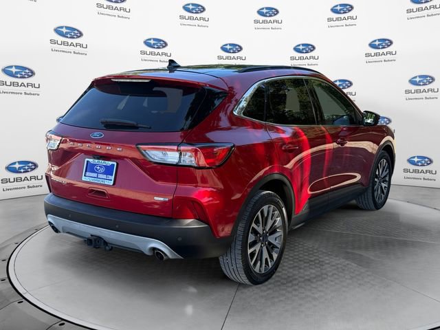 Used 2020 Ford Escape Titanium image 4