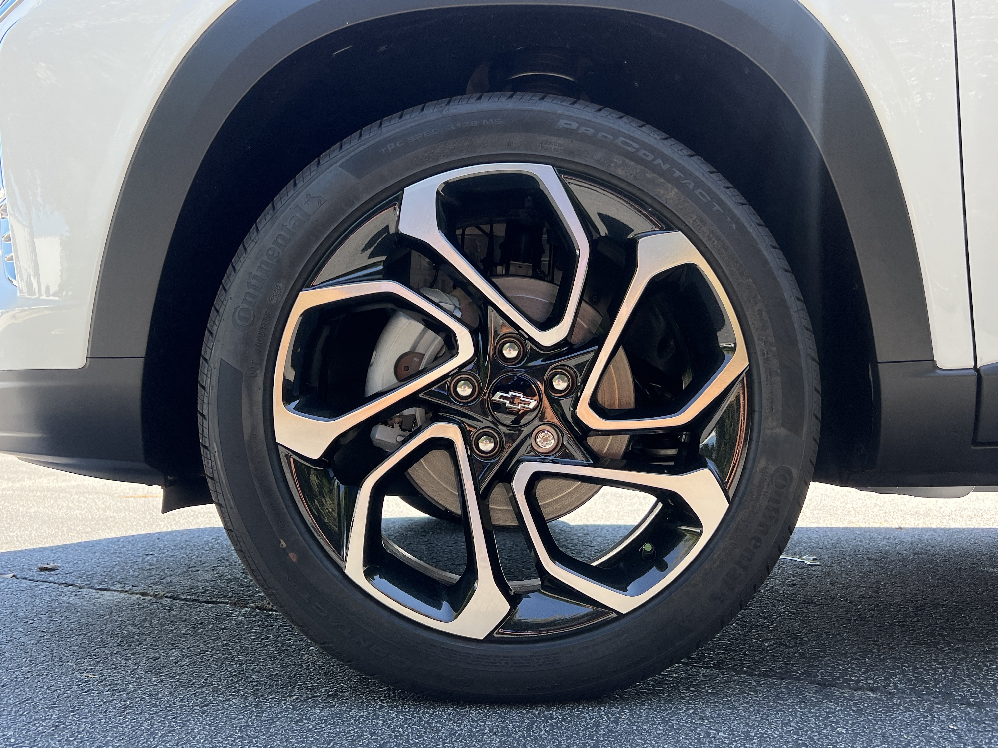 New 2026 Chevrolet Trax RS w/ Sunroof Package FWD image 40