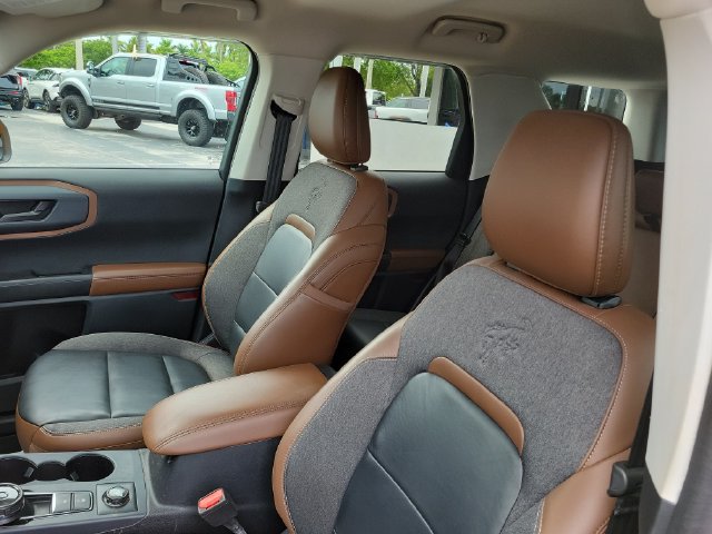 Used 2023 Ford Bronco Sport Outer Banks w/ Tech Package AWD/4WD image 9