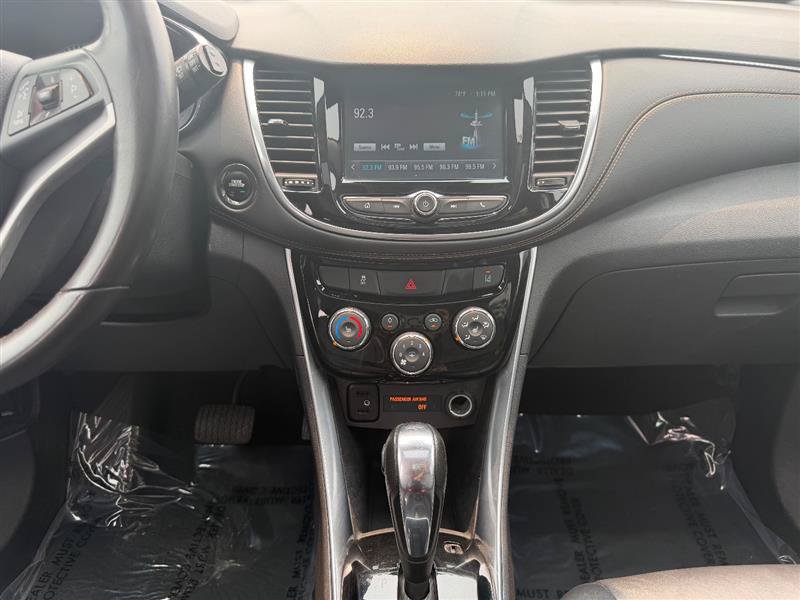Used 2017 Chevrolet Trax Premier w/ Driver Confidence II Package AWD/4WD image 22