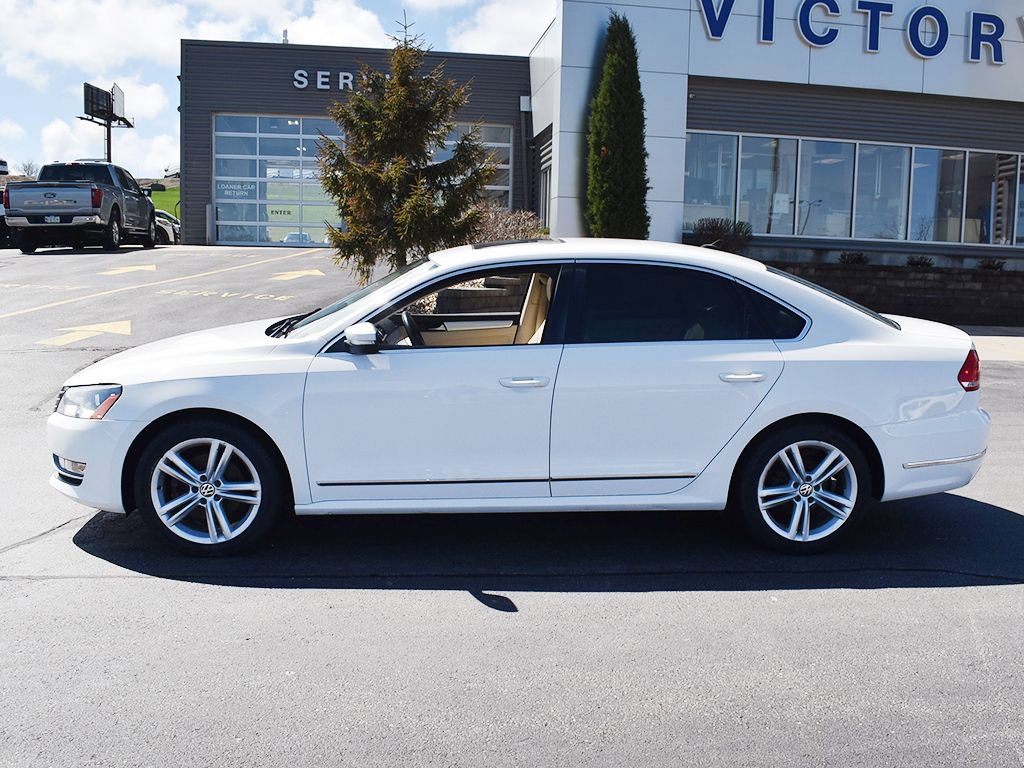 Used 2013 Volkswagen Passat TDI SE image 2