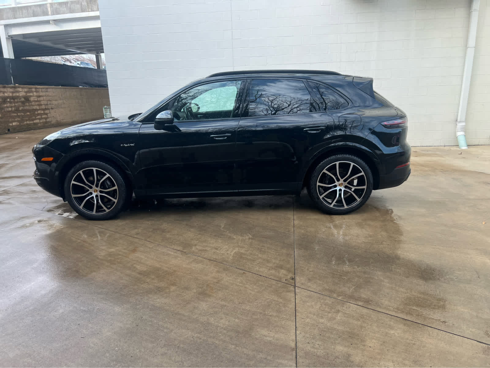 Used 2019 Porsche Cayenne E-Hybrid image 1