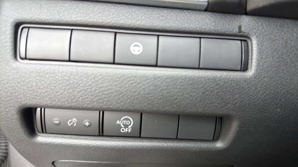 Certified 2023 Nissan Rogue SV AWD/4WD image 19
