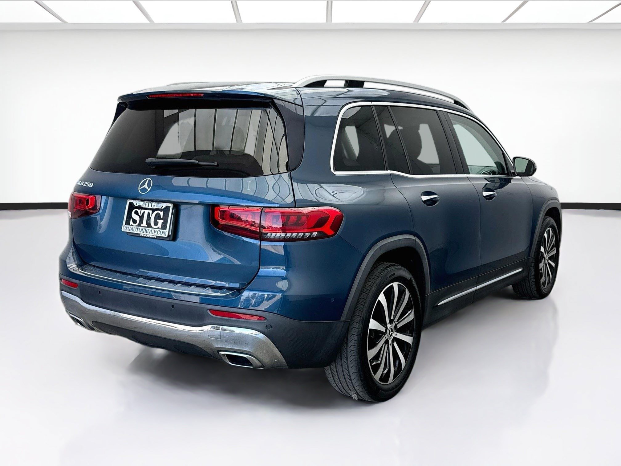 Used 2021 Mercedes-Benz GLB 250 image 4