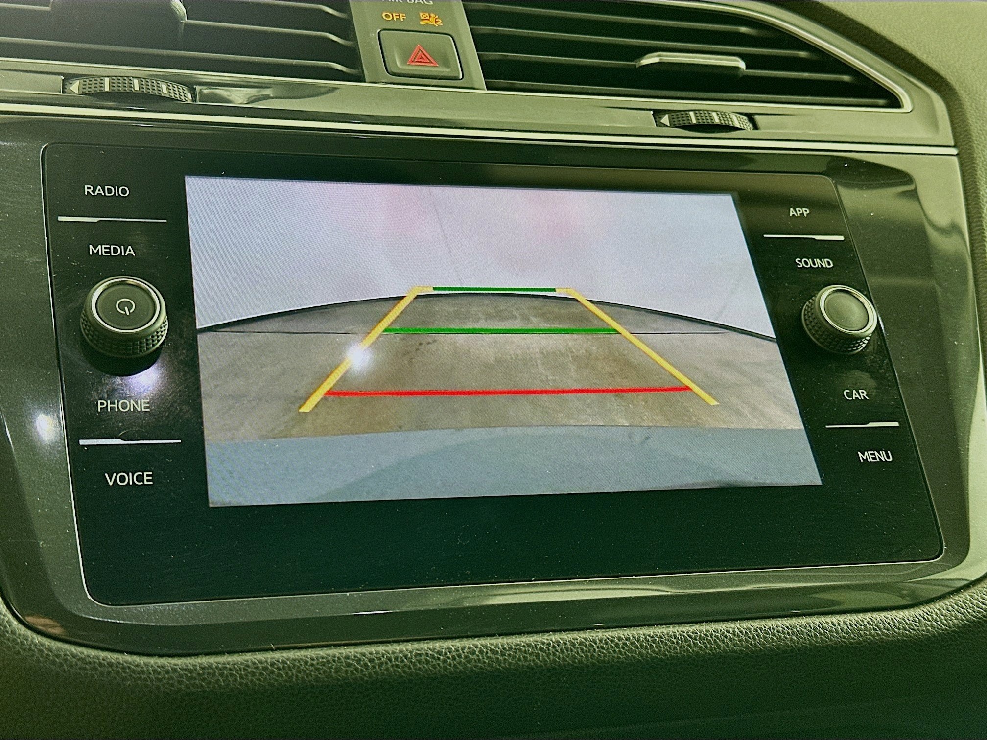 Used 2024 Volkswagen Tiguan SE image 22