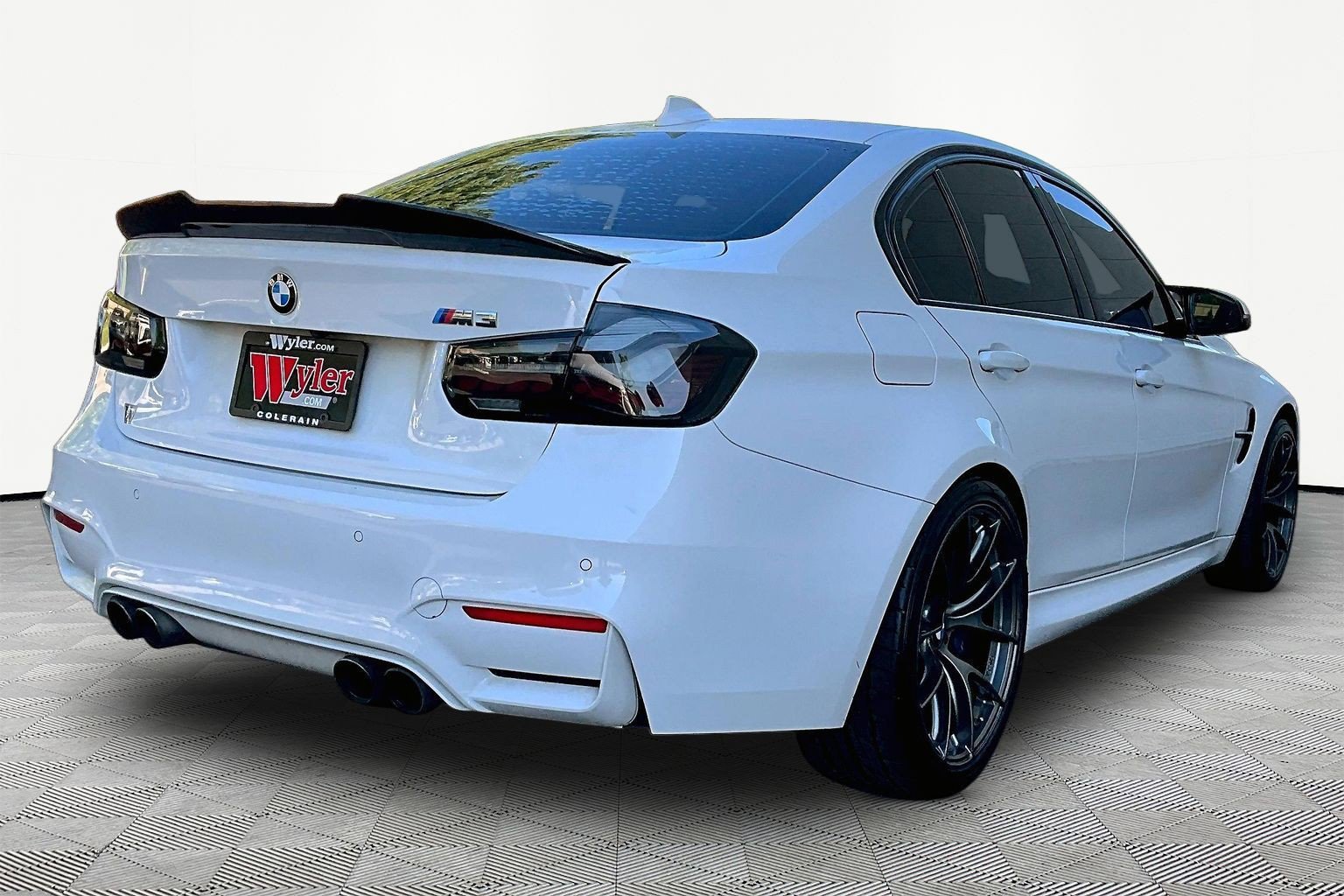 Used 2017 BMW M3 image 6