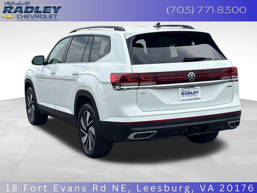 Used 2025 Volkswagen Atlas SE AWD/4WD image 3