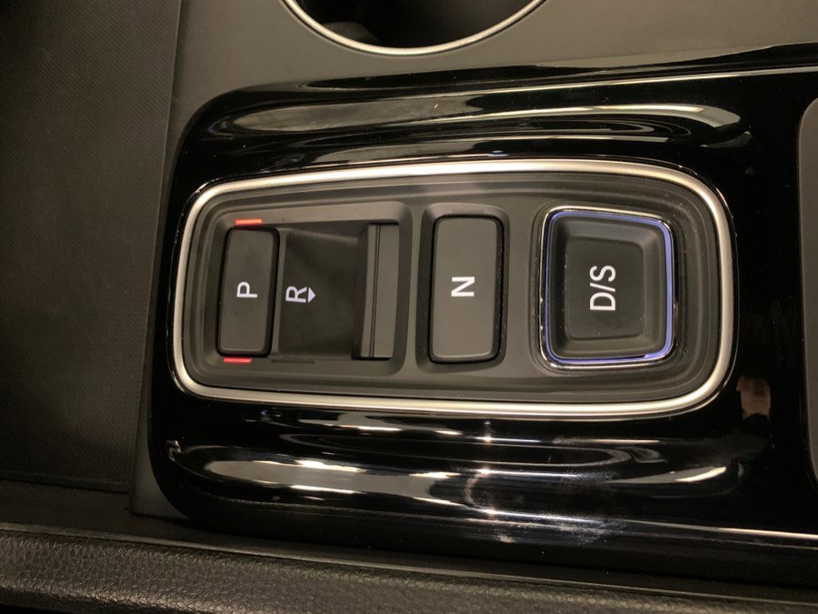 Used 2025 Honda Pilot Sport image 35