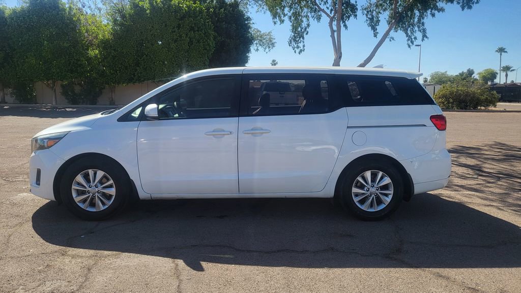 Used 2018 Kia Sedona L image 5