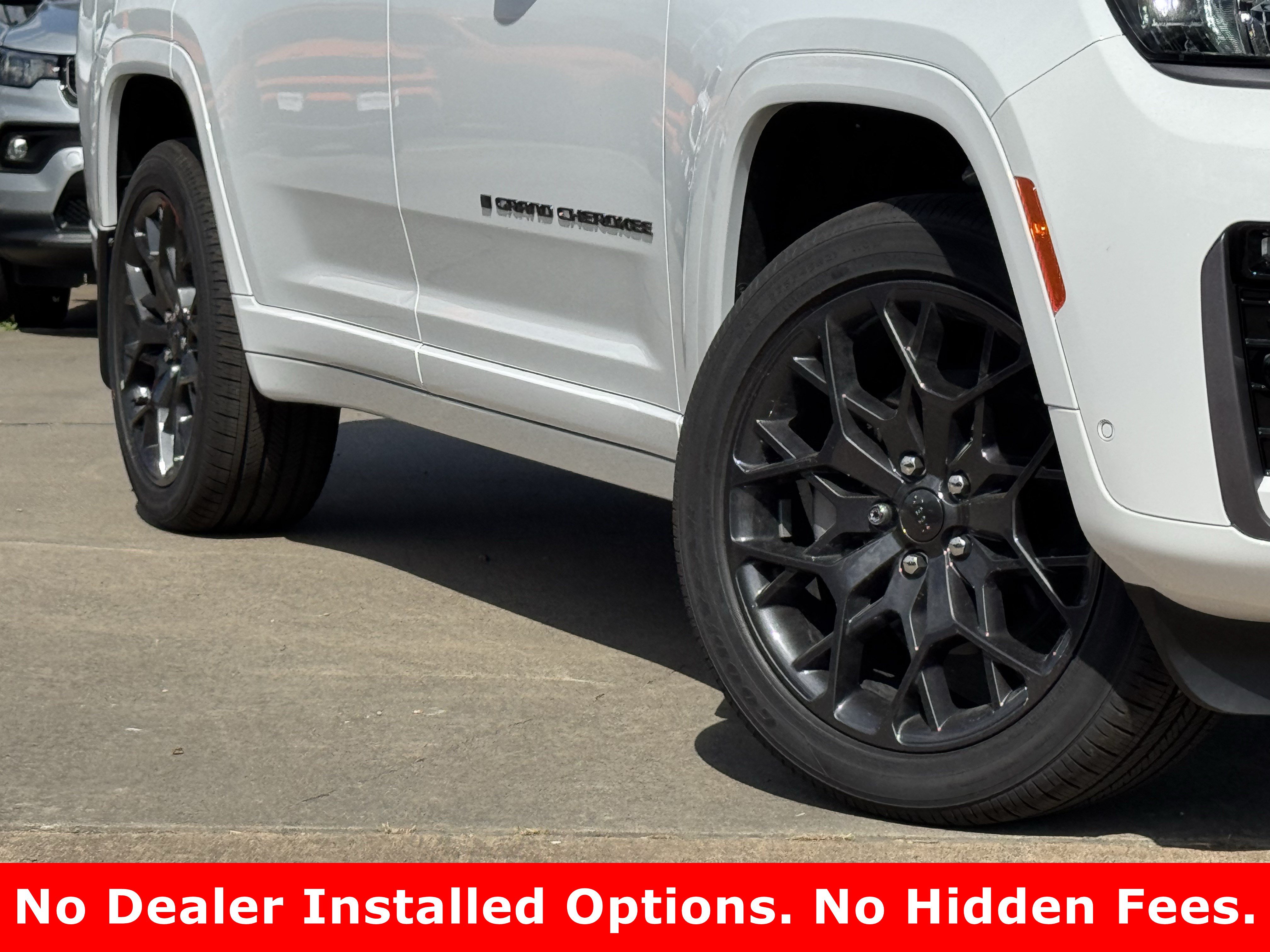 New 2026 Jeep Grand Cherokee L Summit w/ Obsidian Package AWD/4WD image 12