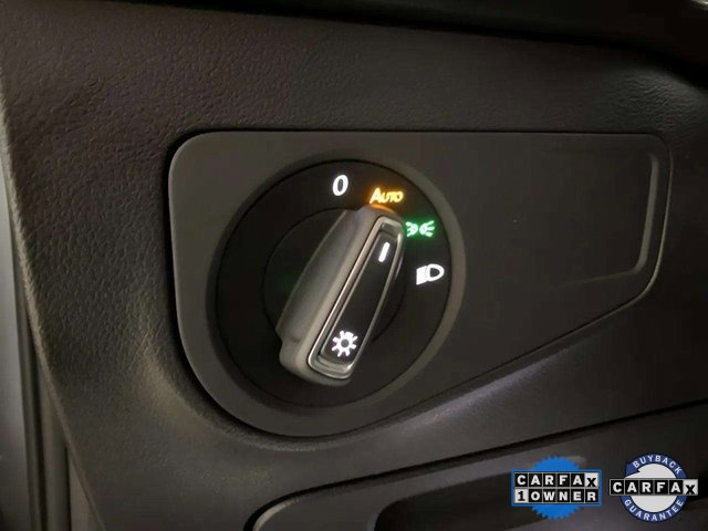 Used 2023 Volkswagen Tiguan SE w/ Panoramic Sunroof Package image 37