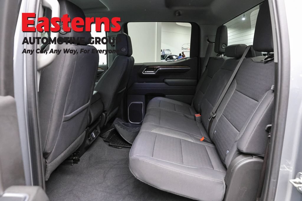 Used 2023 Chevrolet Silverado 1500 LT AWD/4WD image 23
