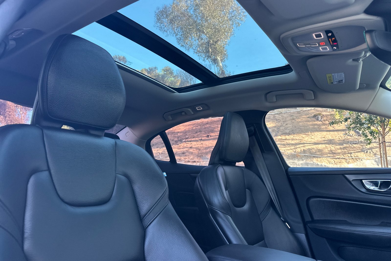 Certified 2025 Volvo S60 T8 Plus w/ Climate Package AWD/4WD image 19
