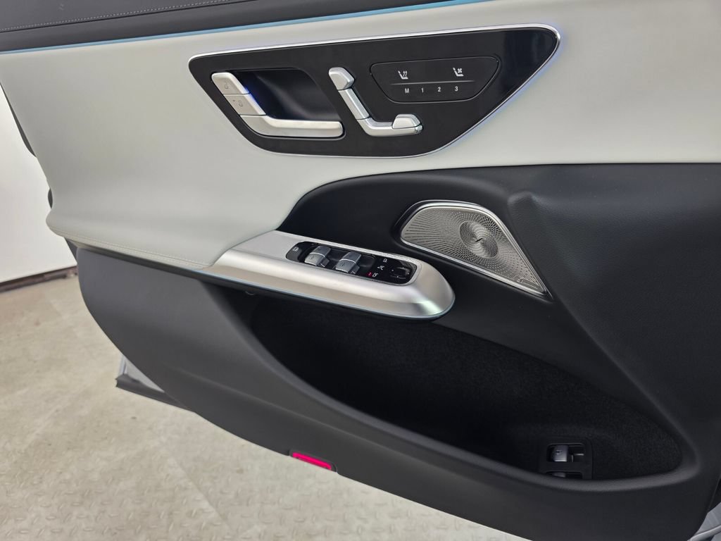 New 2026 Mercedes-Benz E 53 AMG e 4MATIC Wagon image 17