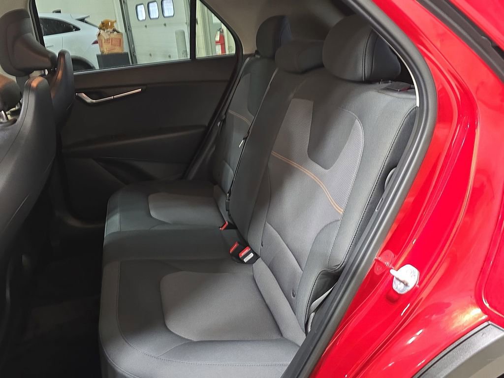 Used 2024 Kia Niro LX image 15