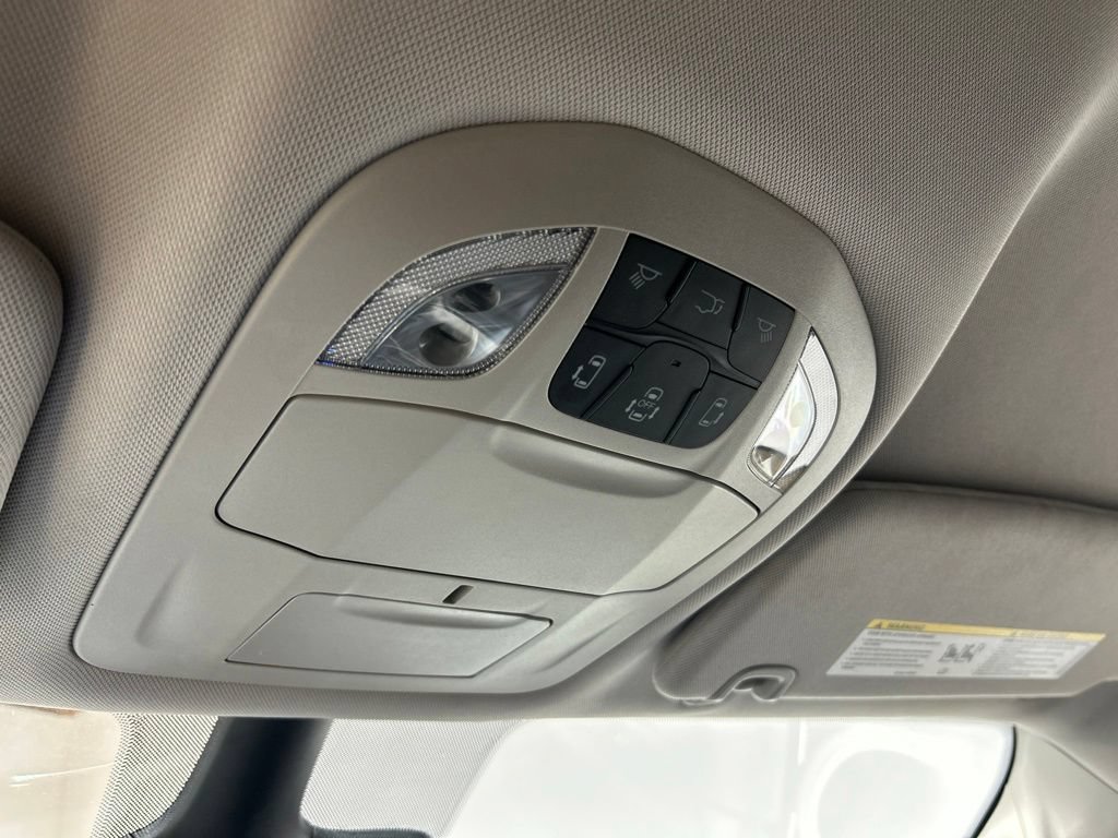 Certified 2023 Chrysler Pacifica Touring-L FWD image 41