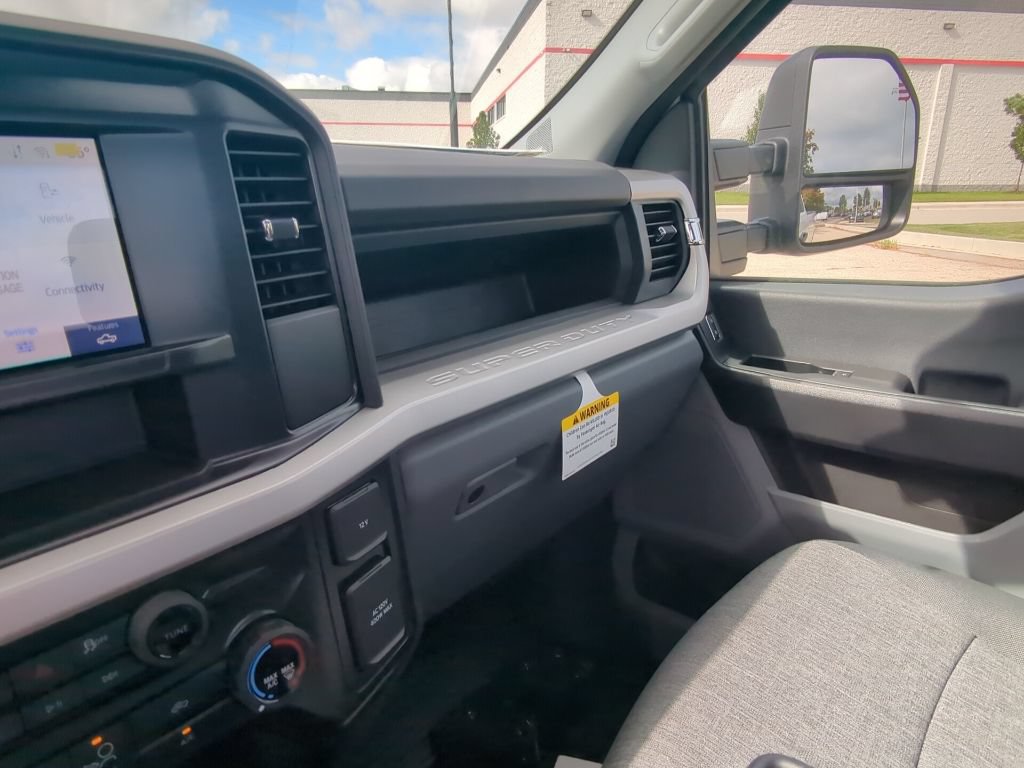 New 2025 Ford F250 XL w/ FX4 Off-Road Package AWD/4WD image 22